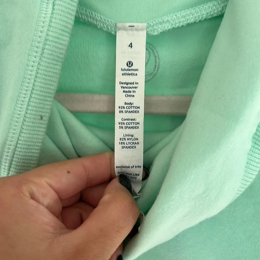 LULULEMON PULLOVER. - Picture 2 of 4